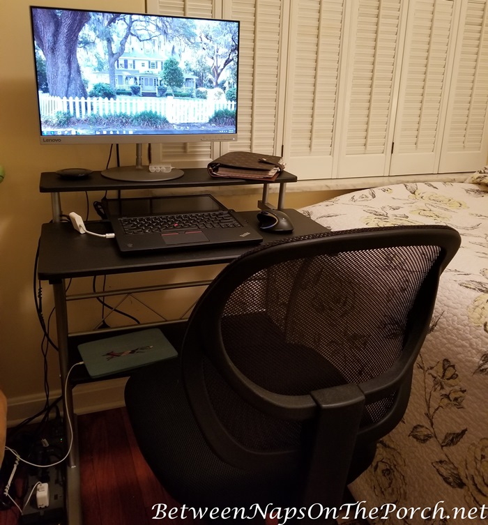 https://betweennapsontheporch.net/wp-content/uploads/2019/06/Workstation-and-Desk-Arrangement-for-Small-Space.jpg