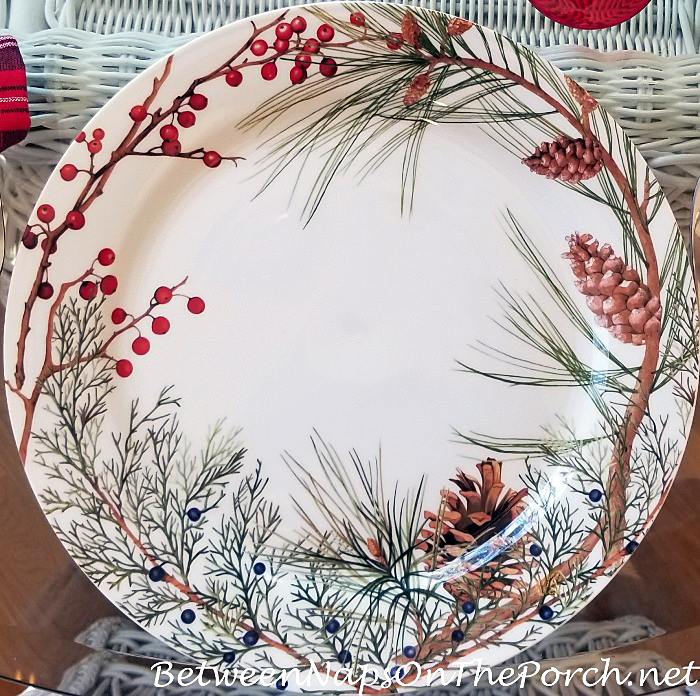 Woodland Berry Charger Plate untuk Meja Natal