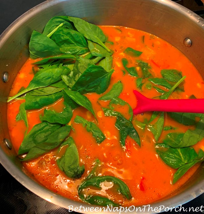 Recipe for Tomato-Pepper Veggie Tortellini Soup