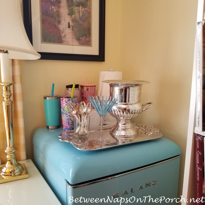 Set up a mini drink station for home office