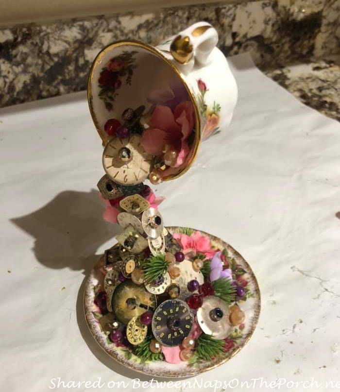 https://betweennapsontheporch.net/wp-content/uploads/2021/04/Tutorial-Finished-Old-Country-Roses-tea-cup.jpg