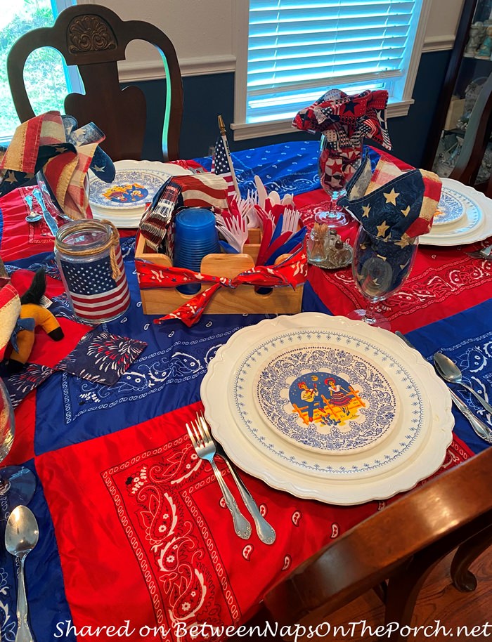 4th of July Table in Red, White and Blue