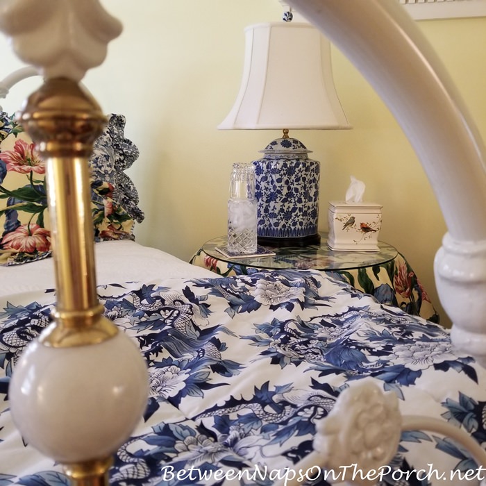 Decorating in Blue and White, Guest Room