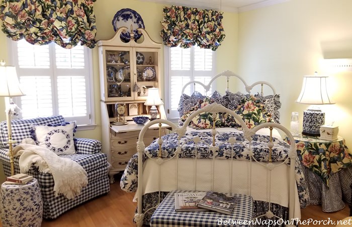 Guest Room in Blue and White