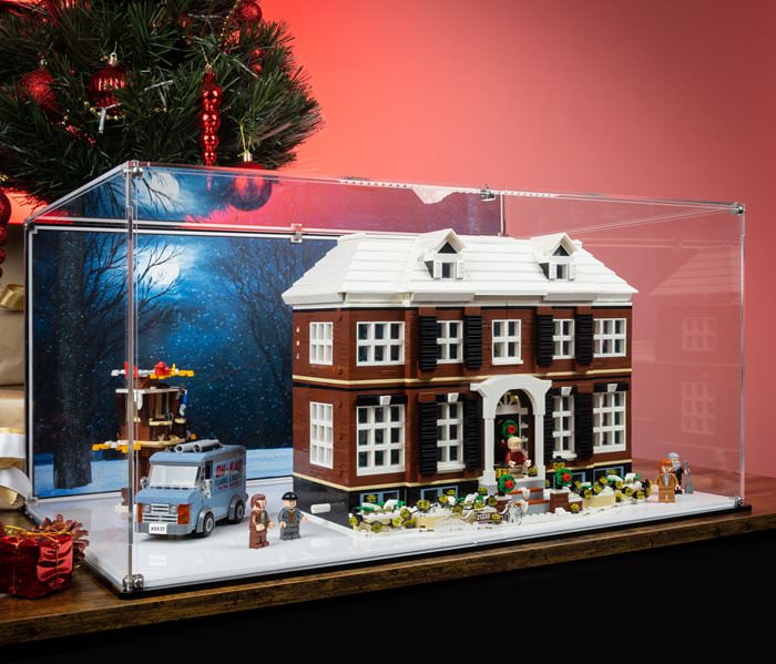 Beautiful Display Case for LEGO Home Alone House