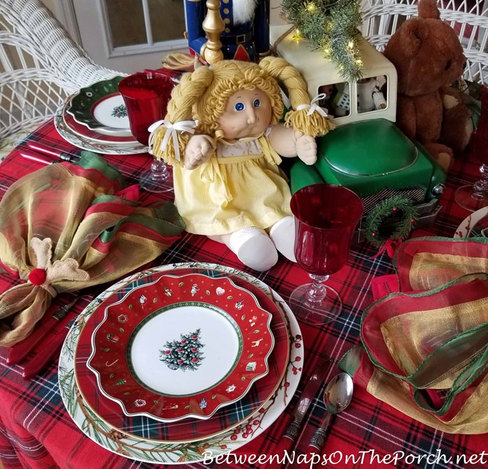 Christmas Table Ideas, Toy Centerpiece