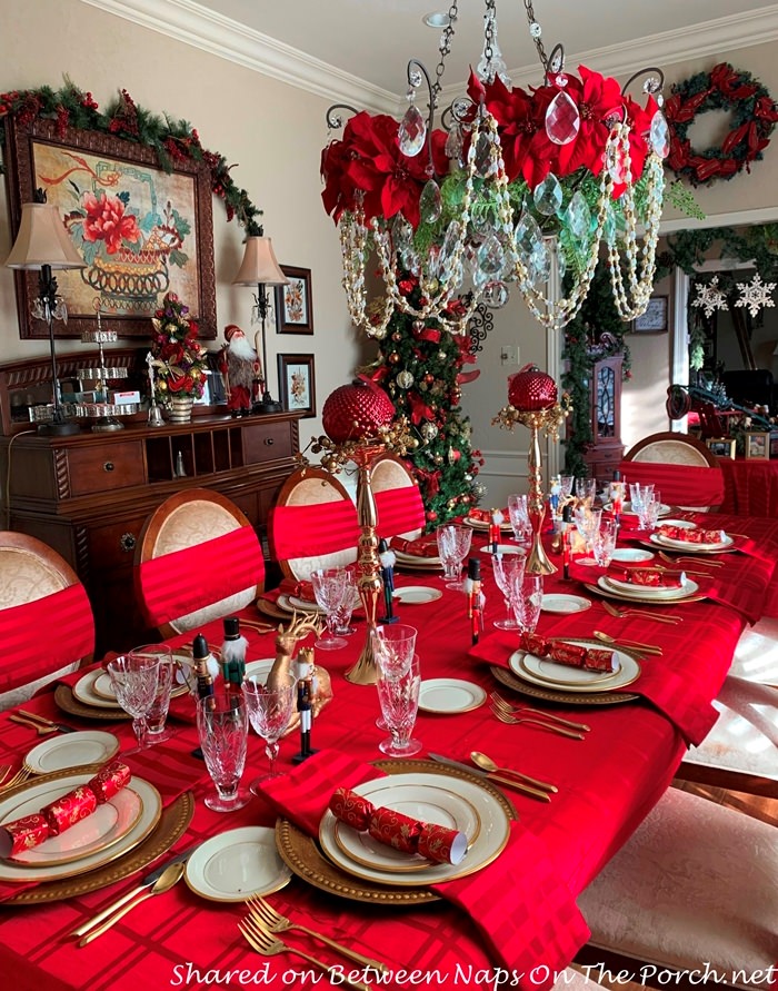 Christmas Table Setting, Red and Gold
