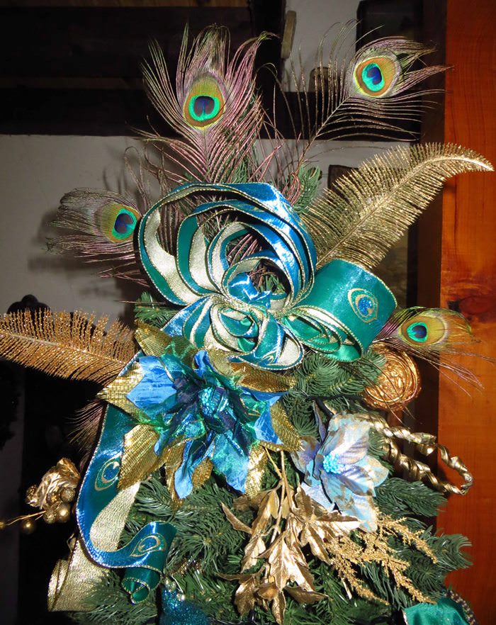 Awesome peacock tree  Peacock christmas decorations, Peacock