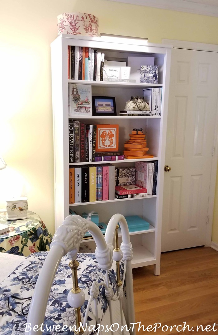 Hemnes bookcase shop shelves falling