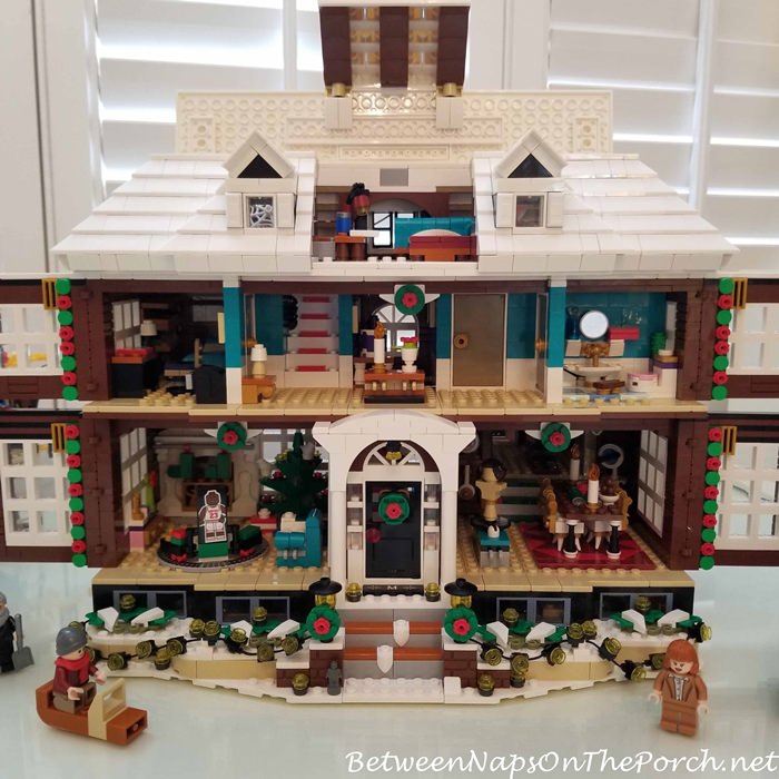 Lego Home Alone, Inside View