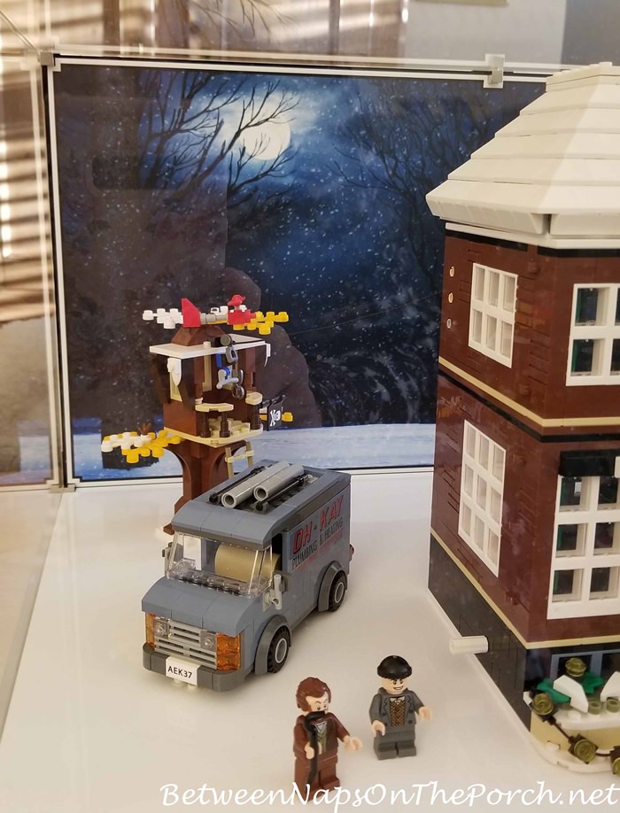 Wicked Brick Moonlight Background for Lego Home Alone Display Case