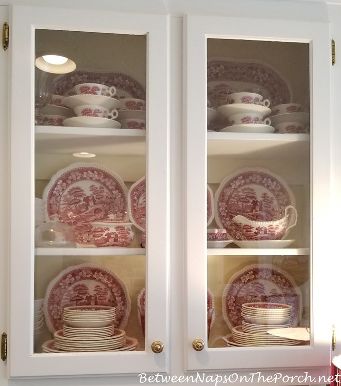 Displaying Vintage or Antique Dinnerware, Spode Copeland Tower