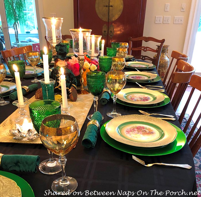 Gilt and Hand-Painted Bavarian Tirschenreuth in St. Patrick's Day Table