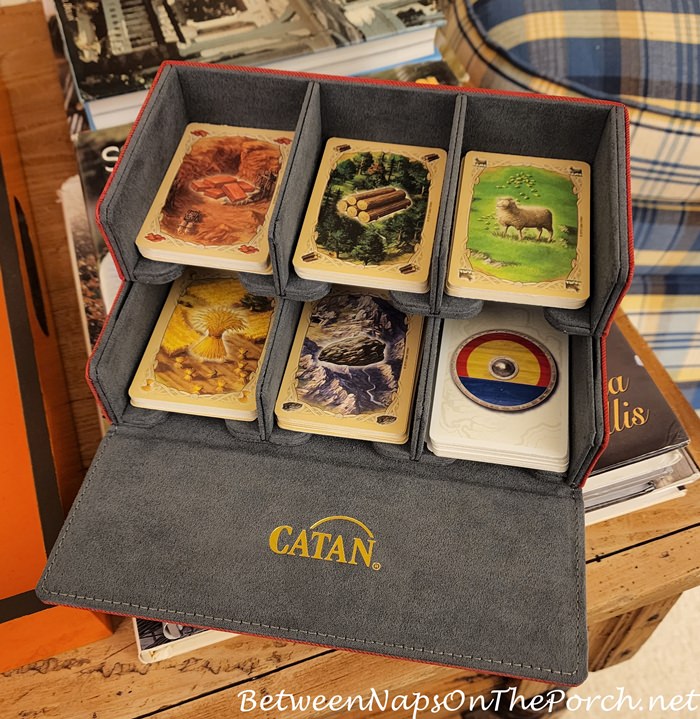 Catan Trading Post, Holds Resource Cards