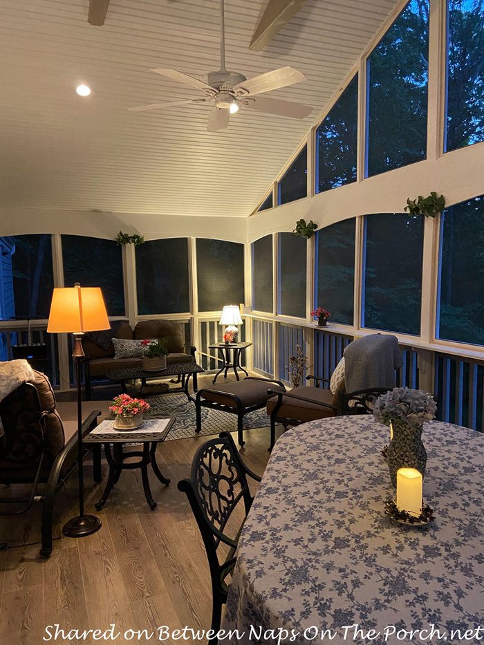 Beautiful Screened Porch with high ceiling