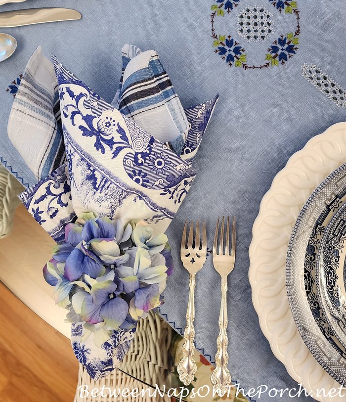 Blue Willow Napkins, Hydrangea Napkin Ring