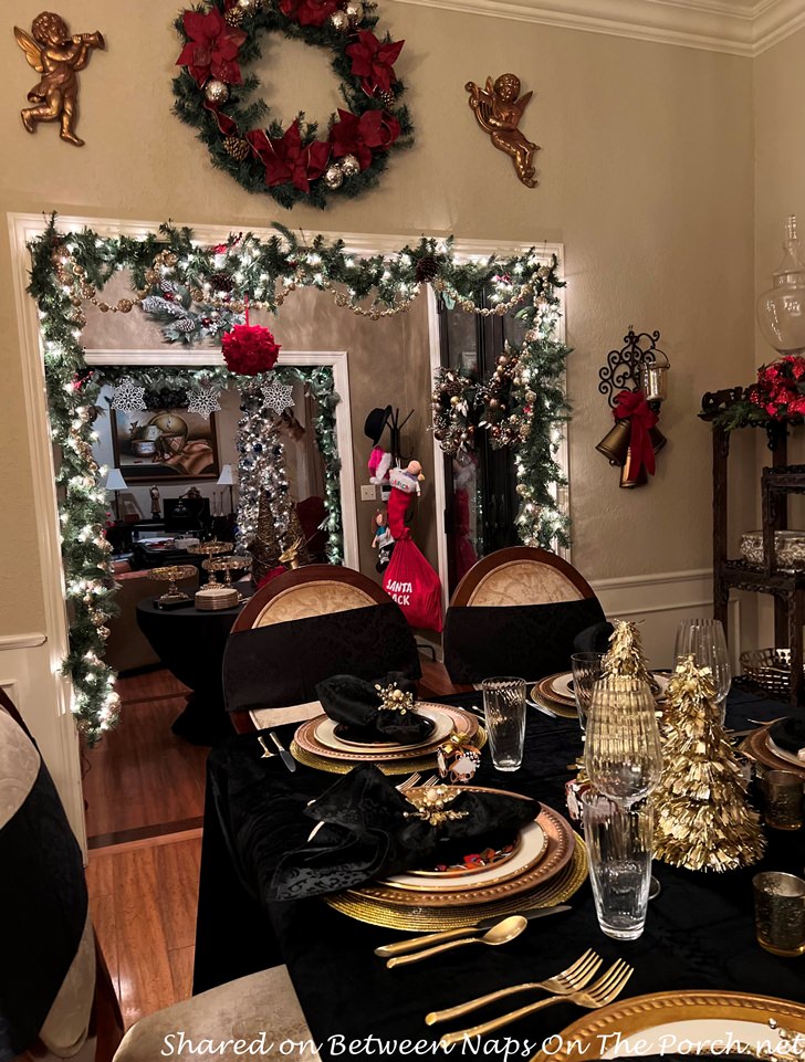 Beautiful Dining Room for Christmas