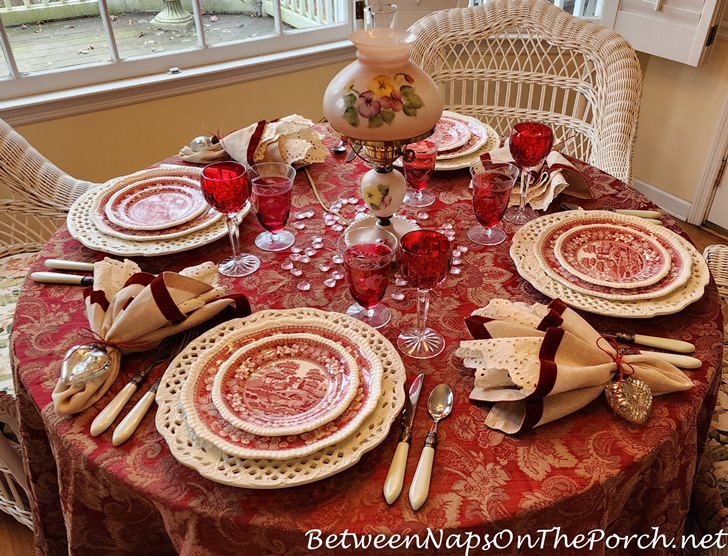 Copeland Spode, Tower for Valentine's Day Table