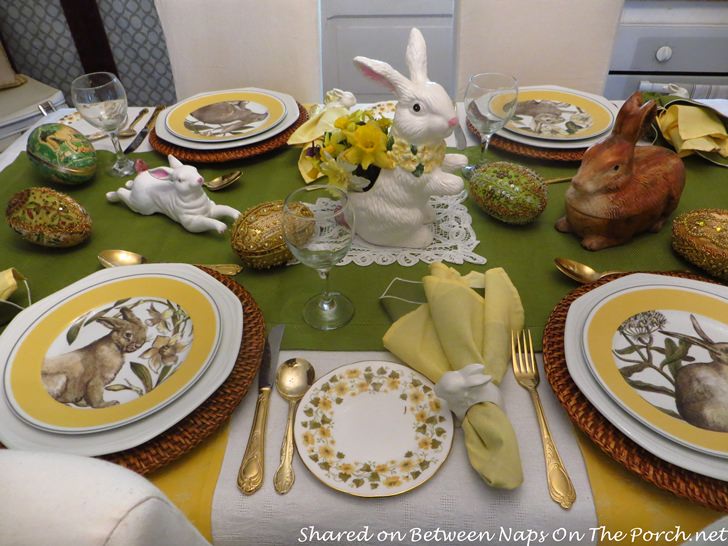 Meja Paskah Musim Semi dengan warna Kuning dan Hijau