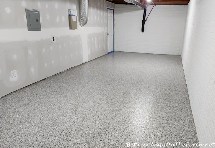 X 上的Epoxy Plus：「One of our customers just installed this white epoxy floor  in their basement. (EP-E200)    / X