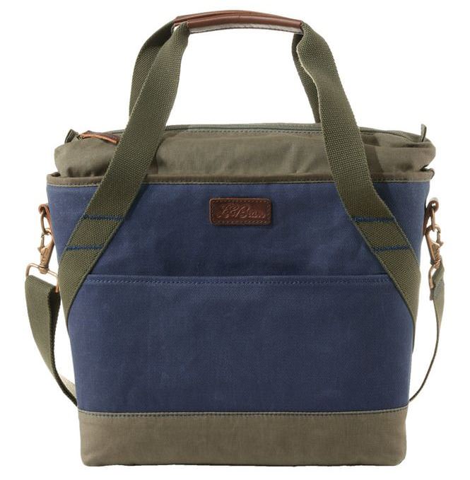 Waxed Tote in navy and green