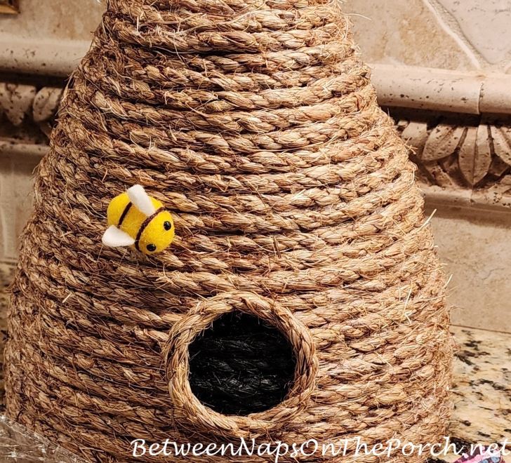 Decorating Bee Skep Craft