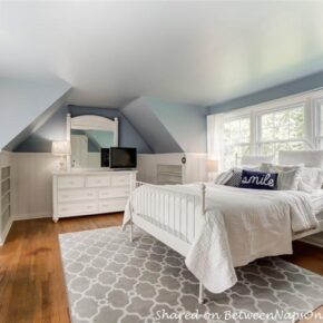 Beautiful Room Over Garage