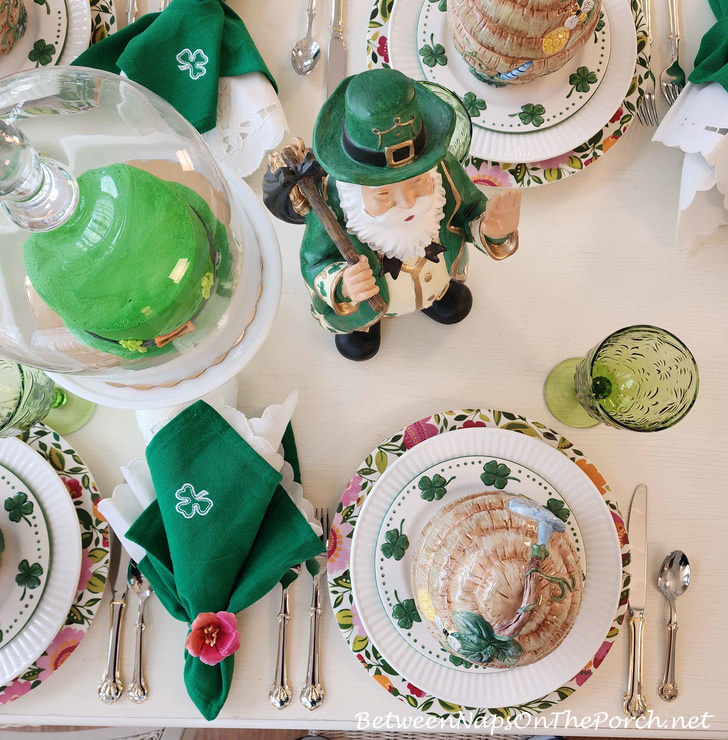 Fun St. Patrick's Day Table Setting