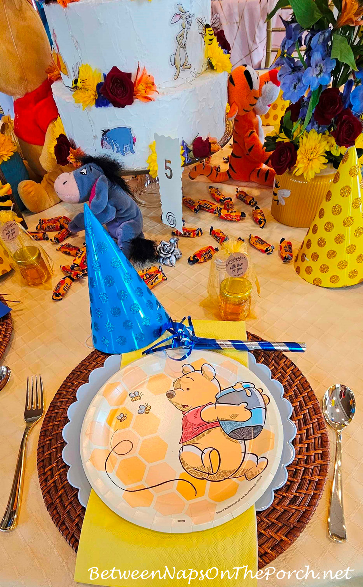 Adorable Winnie the Pooh Table Setting