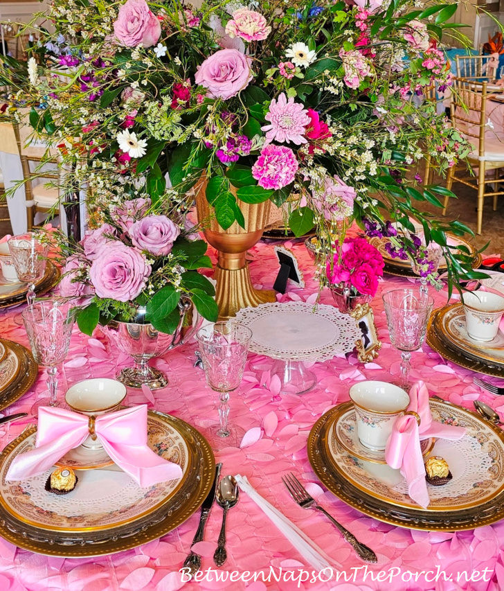 Bridgerton Themed Table, Lady Whistledown