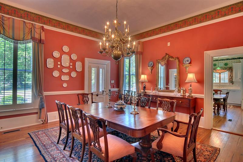 historic mansion dining room