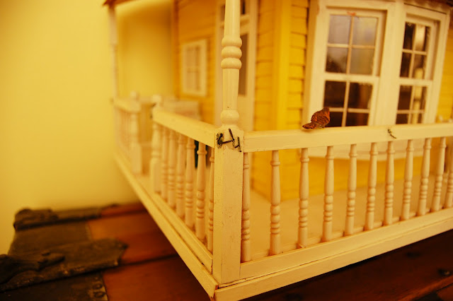 Decorating a Dollhouse for Christmas