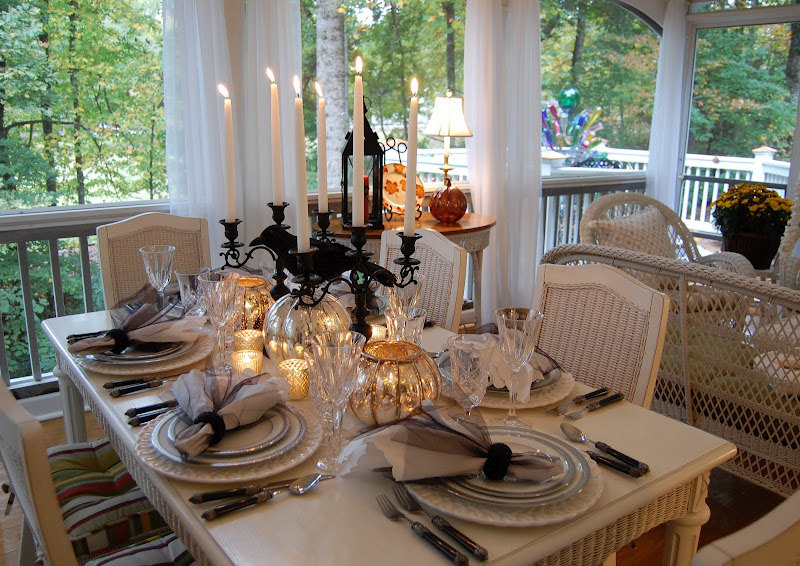 Halloween Table Setting Decorating