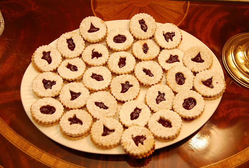 Linzer Cookies for Halloween