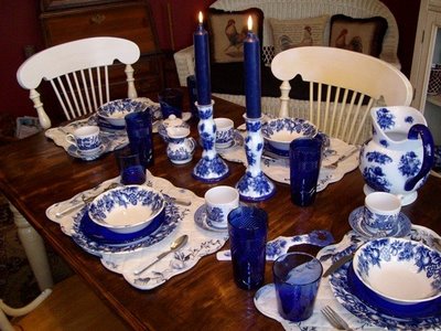 Blue & White Tablescape Table Setting