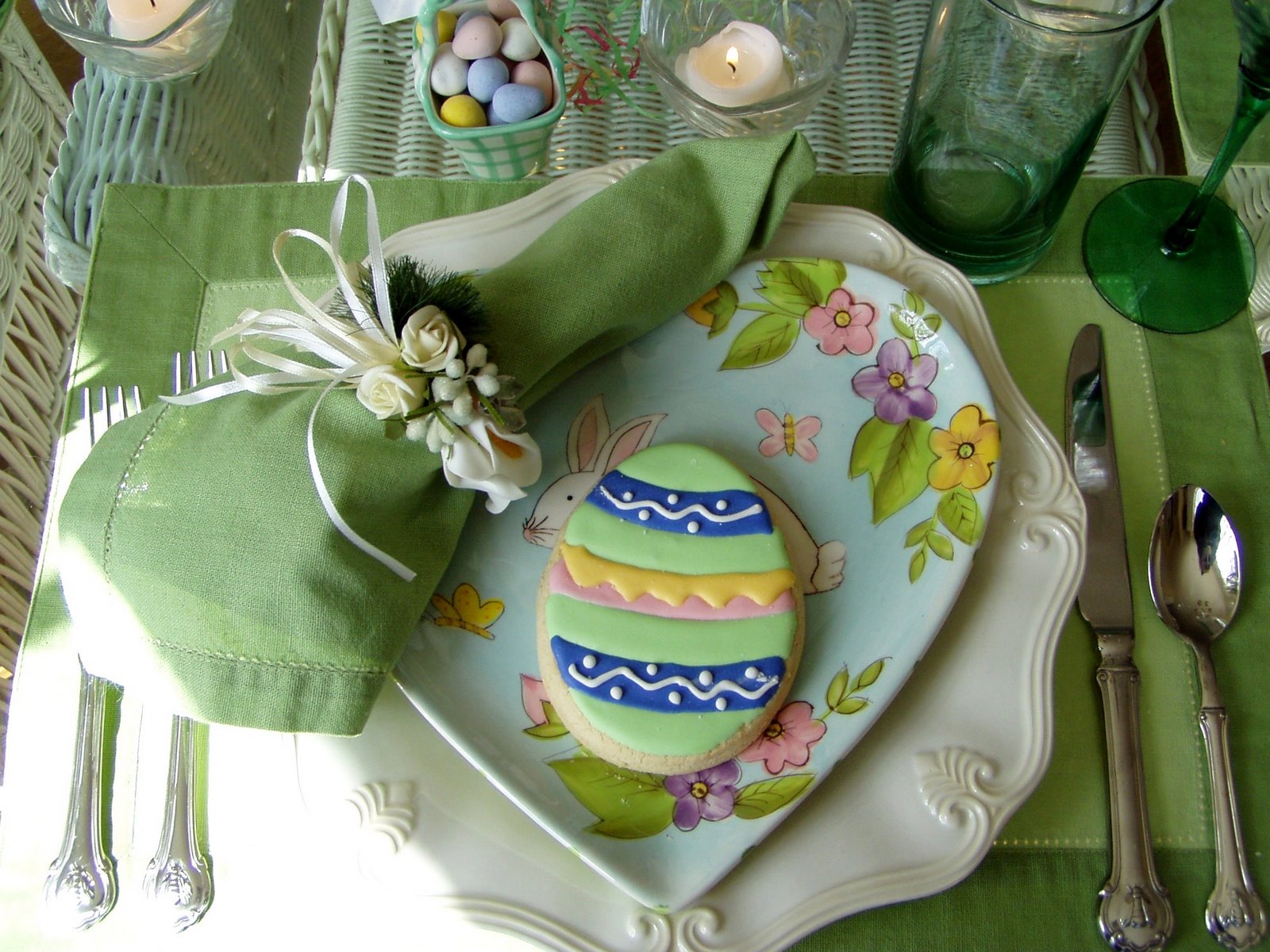 Easter Tablescape with Bunny Centerpiece – Between Naps on the Porch