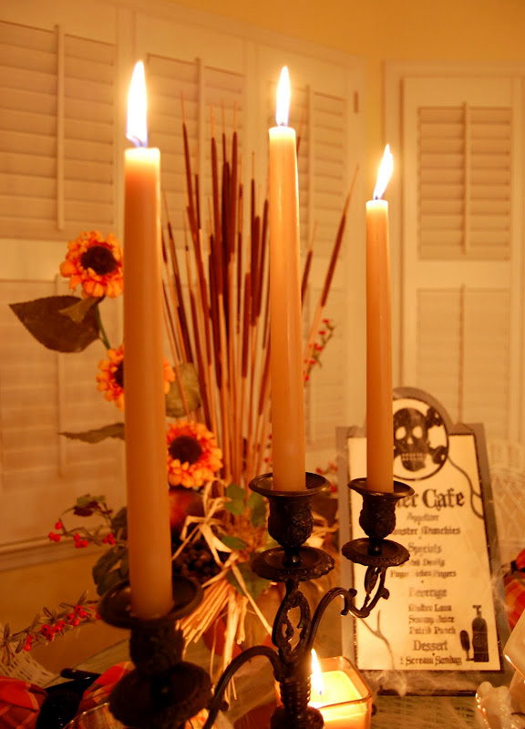 Halloween Table Setting Decorating