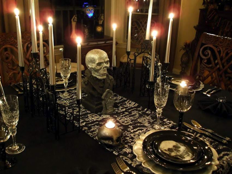 Halloween Table Setting Decorating