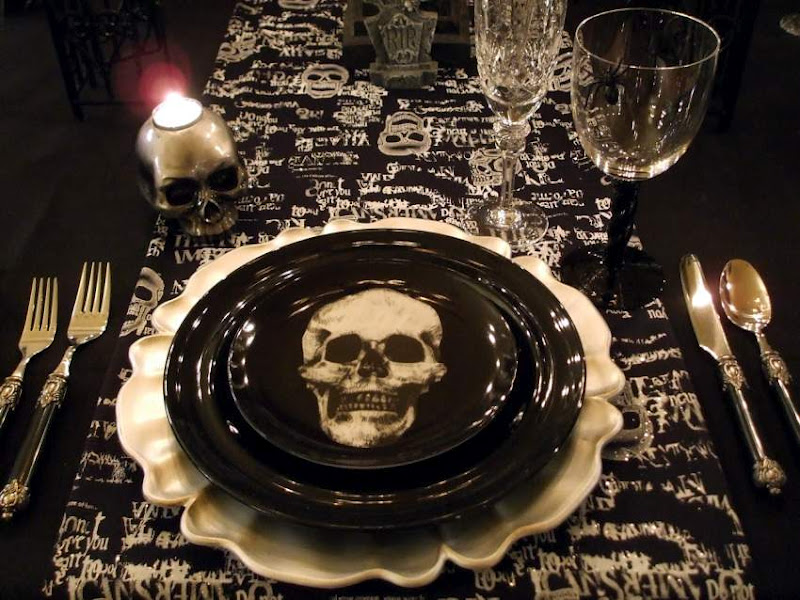 Halloween Table Setting Decorating