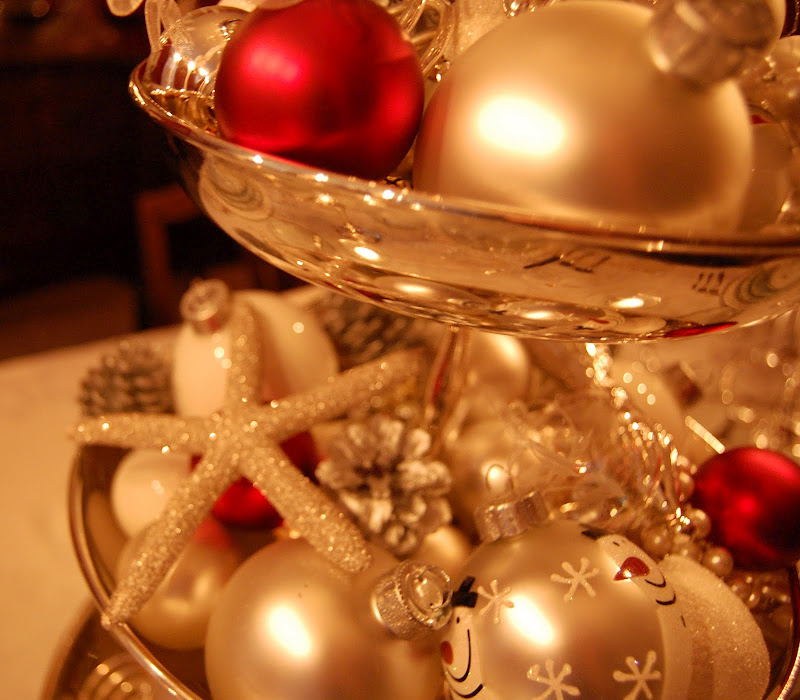 Christmas Tablescape Table Setting with Silver Tiered Centerpiece