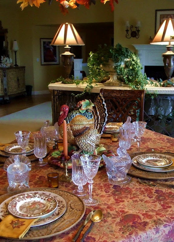 Decorating for Autumn and a Thanksgiving Tablescape