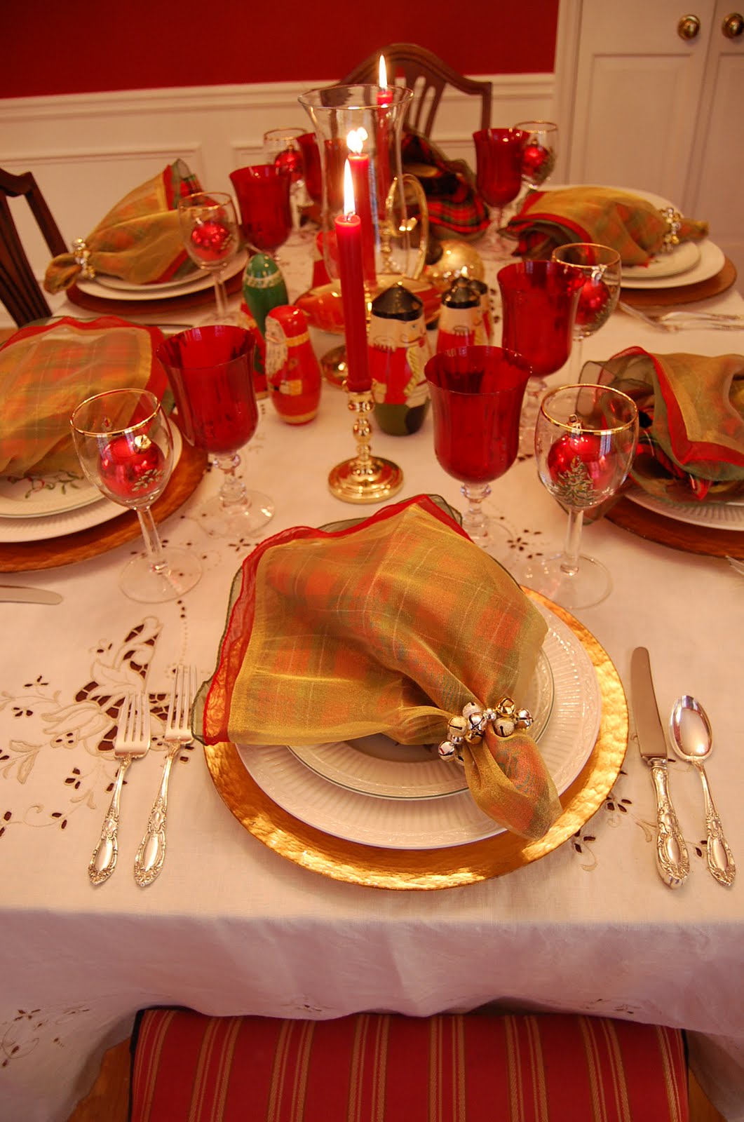 Ruby Red Glassware  Christmas table, Christmas tablescapes, Christmas  table settings