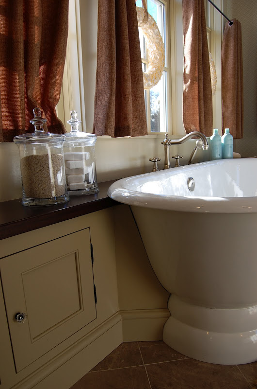 Bath in Southern Living Idea House