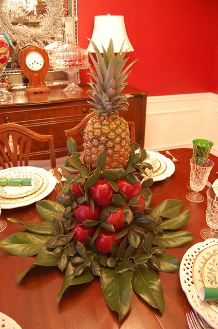 How to make a Colonial Williamsburg Christmas Table Setting with Apple Tree Centerpiece