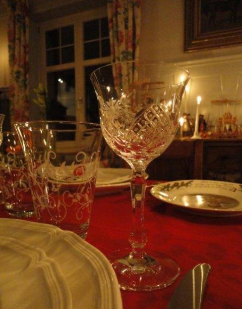 A Christmas Tablescape and a Candlelit Christmas Tree