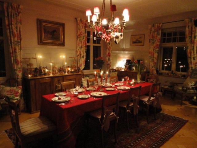 A Christmas Tablescape and a Candlelit Christmas Tree