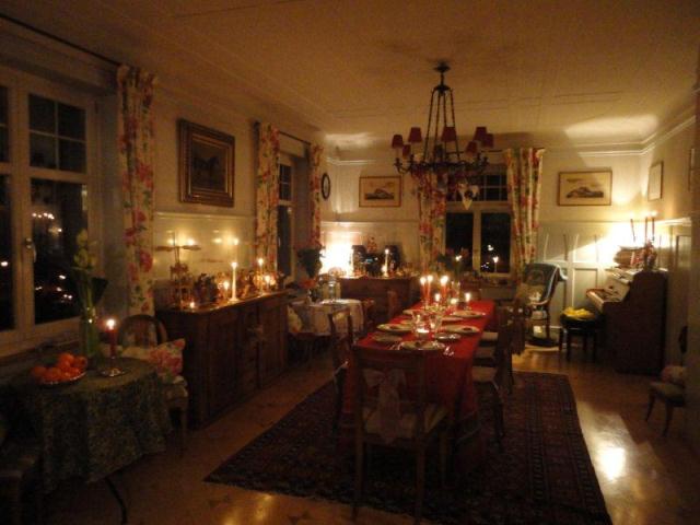 A Christmas Tablescape and a Candlelit Christmas Tree