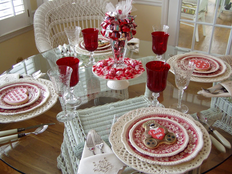 Valentine's Day Table Setting Tablescape